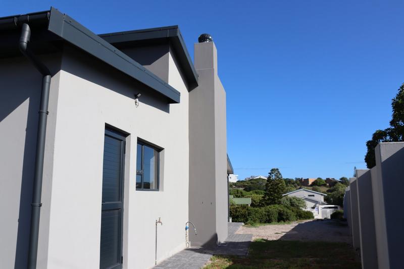 4 Bedroom Property for Sale in Pearly Beach Western Cape